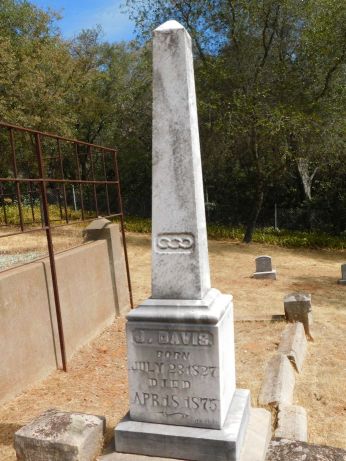 [Picture of J Davis grave]